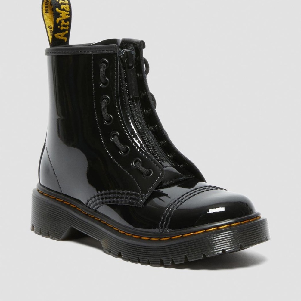 JUNIOR 1460 PATENT LEATHER LACE UP BOOTS. Size 1US size 13 UK